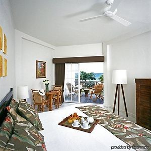 Zimmer mit Kingsize-Bett